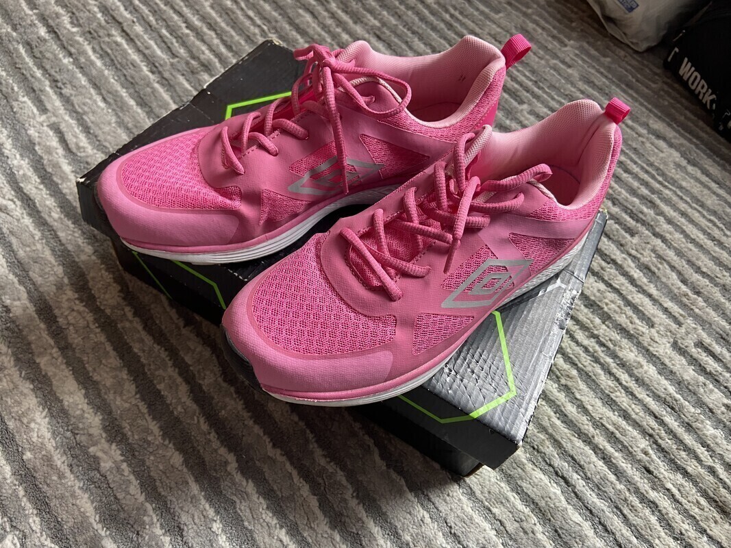 Elbląg Buty Umbro
Jak nowe
Rozm 41