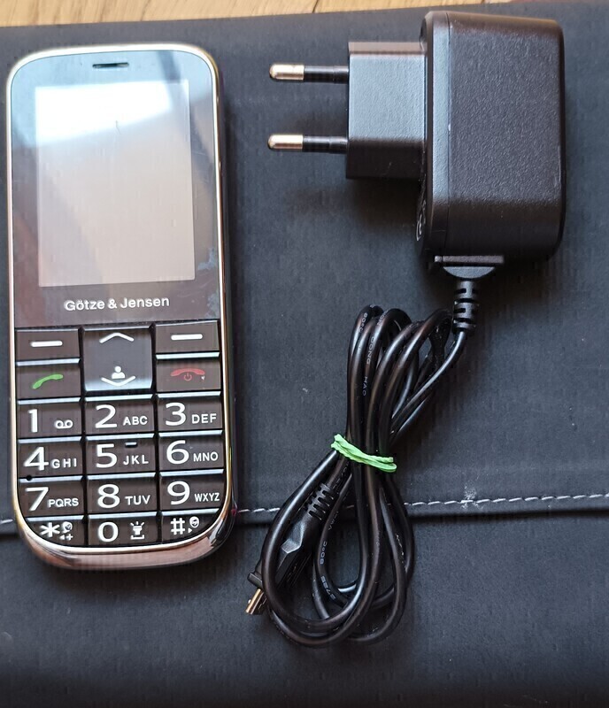 Elbląg Mam do sprzedania nowy i nie używany telefon dla starszej osoby. Telefon jest kompletny z ładowarką. .taki jak