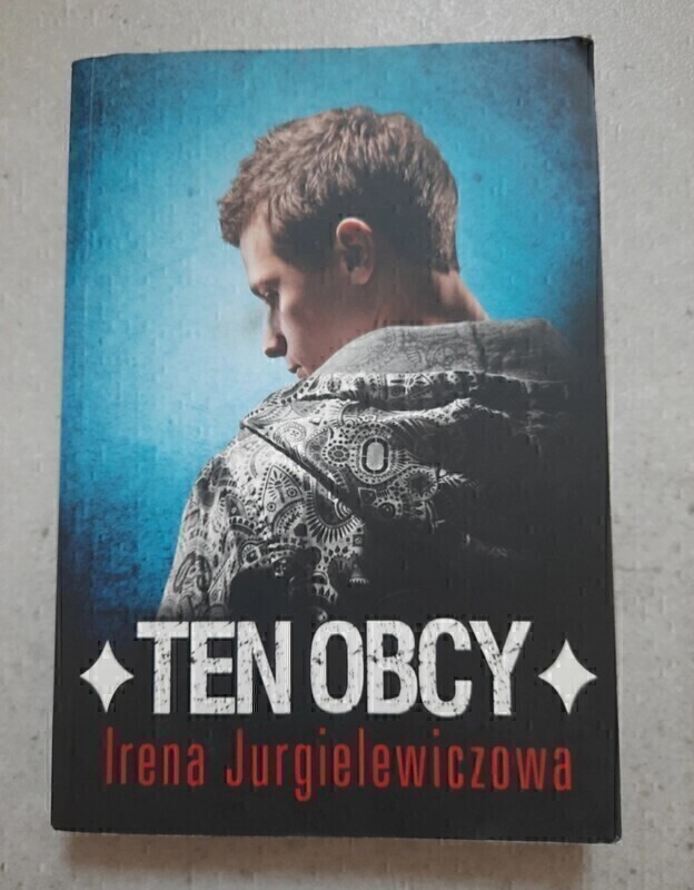 Elbląg Ten obcy - Irena Jurgielewiczowa.
Lektura w klasie 6-8.
Stan bdb, widocznh na zdjęciach.
Zwykle ślady