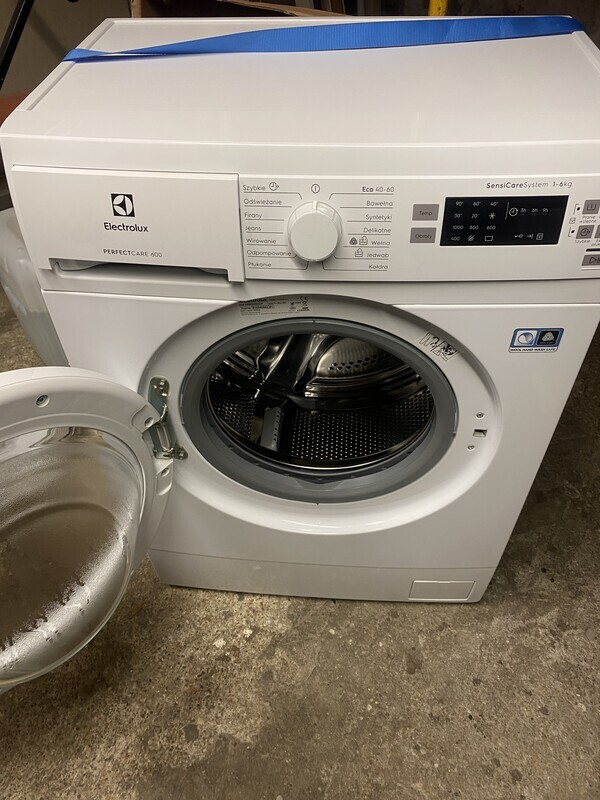 Elbląg witam, sprzedam pralkę prawie nową, 
 używana kilka razy
Electrolux Perfectcare 600
 z gwarancją sklepową.