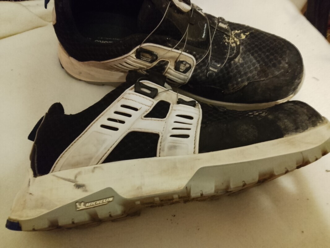 Elbląg Sprzedam używane buty rozmiar 44 Arbesko x Michelin Model: 210
Podnosek kompozytowy: wytrzymuje uderzenia do