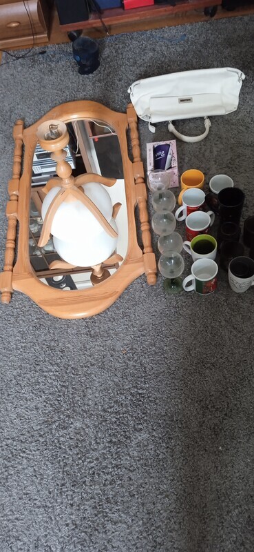 Elbląg Oddam za darmo, lustro do przedpokoju w zestawie z żyrandolem, torebka damska, skóra, kubki, szklaki duralex,