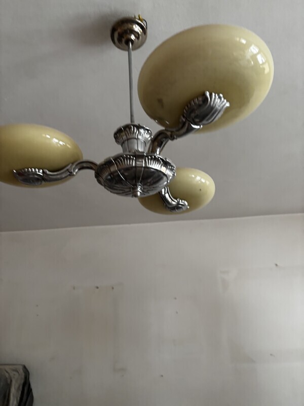 Elbląg Sprzedam serwantka, kredens, stół, dwa krzesła, żyrandol antyki. Wymaga wyceny.