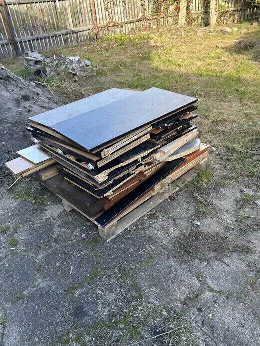 Elbląg Oddam za darmo płyty meblowe po rozbióce. 
Idealne pod np. półki w pomieszczeniu gospodarczym lub