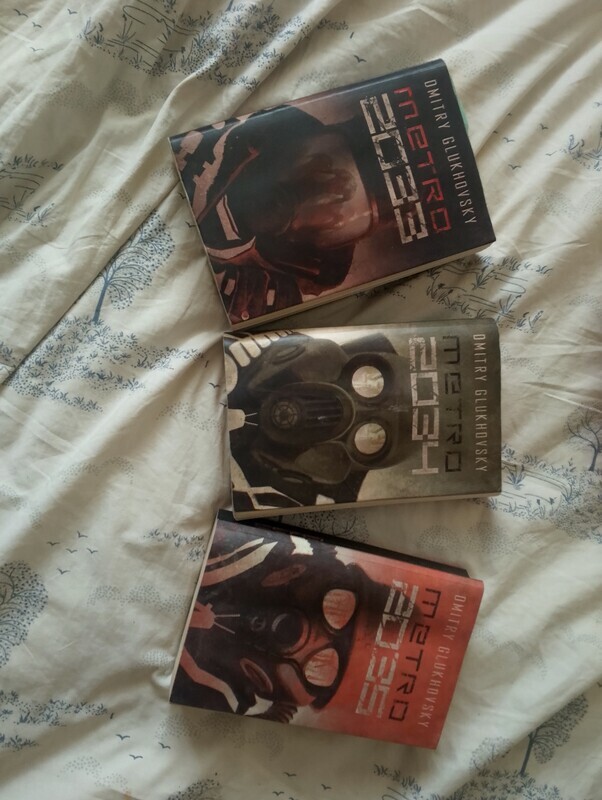 Elbląg Coś do poczytania na zimę. Trylogia książek Dymitra Głuchowskiego. .. Metro. cena60 zł