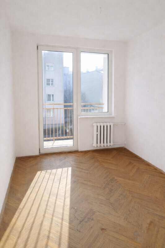 Elbląg 3 pokoje pełne światła z jasnym salonem i balkonem &ndash; idealne na wspólny czas i spotkania. To mieszkanie