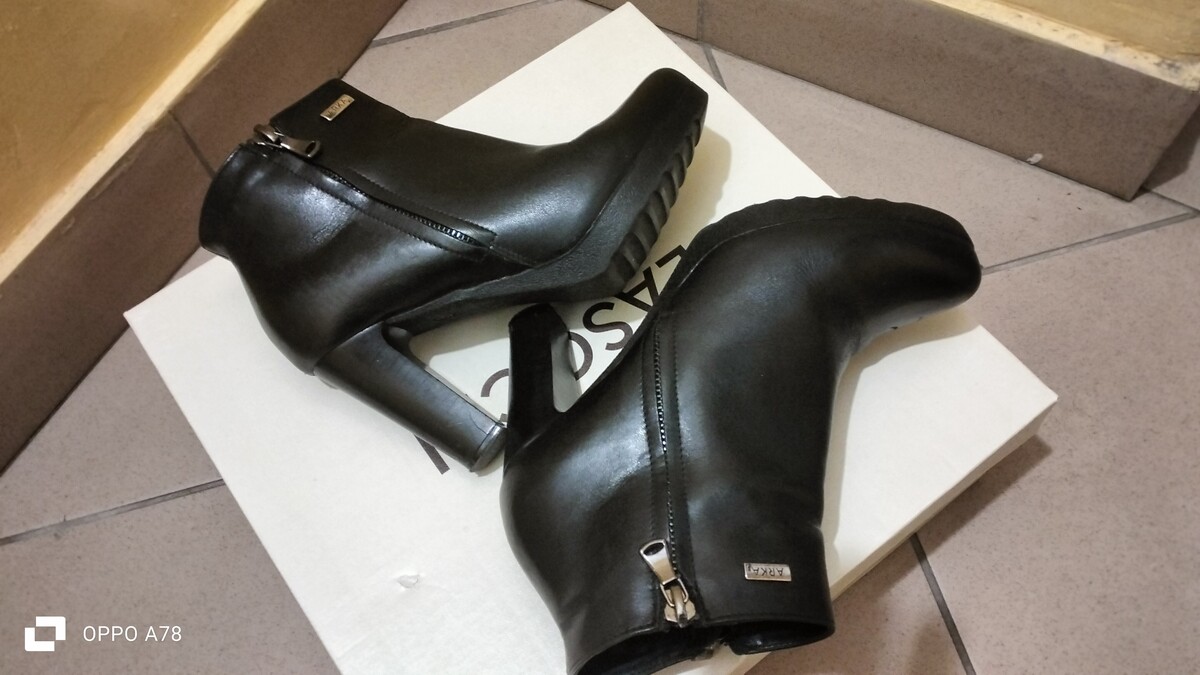 Elbląg Sprzedam dwie pary butów skórzane w bardzo dobrym stanie po 35 zł za pare  Rozmiar butów 36