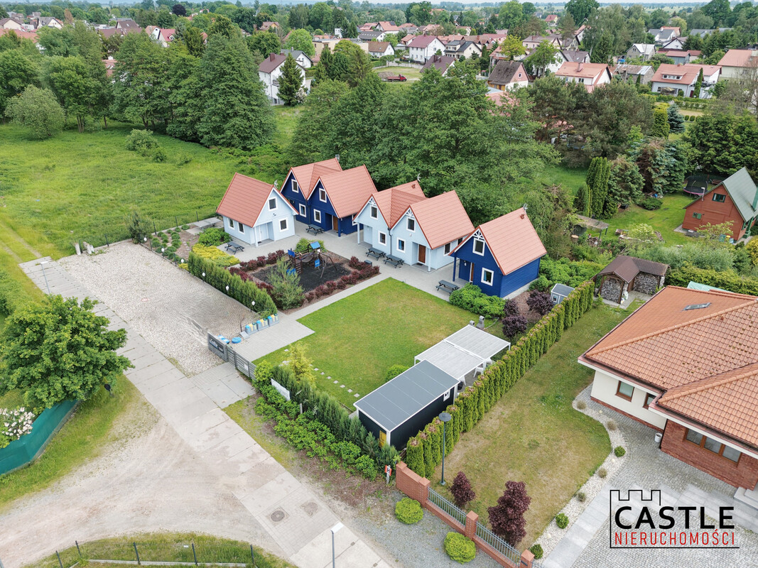 Elbląg Biuro Nieruchomości CASTLE - oddział Gdańsk prezentuje: kompleks domków tuż pod lasem w Sztutowie!Oferta dla