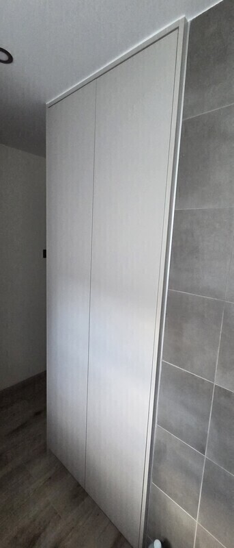 Elbląg Sprzedam szafę z zabudowy kuchennej.
Stan bardzo dobry(praktycznie nowa).
Wymiary:
Szerokość 83cm,