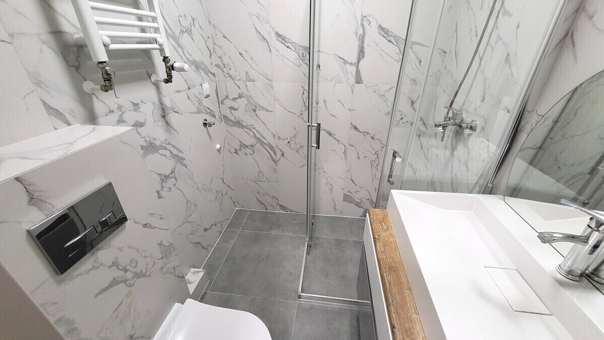 Elbląg KWADRAT NIERUCHOMOŚCI3 pokojeparterbalkonpo generalnym remoncieblok - media z miasta