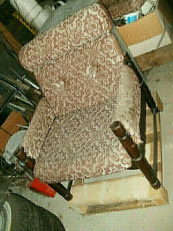 Elbląg 2 fotele PRL Zenona Bączyka / nie Chierowskiego / po 110 zł do renowacji. Wymieniono pasy na nowe. Konstrukcja