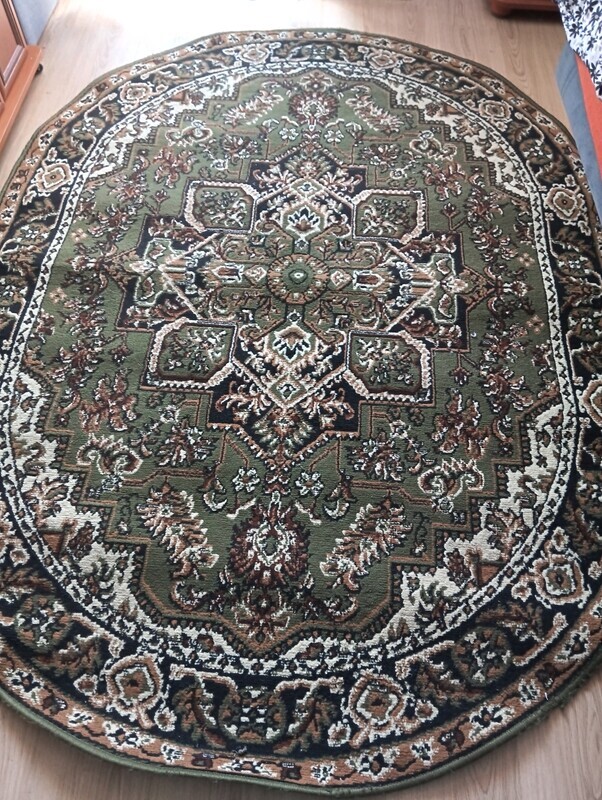 Elbląg Witam dywan owalny  za 20 i sanki 20     lustro 30 zł