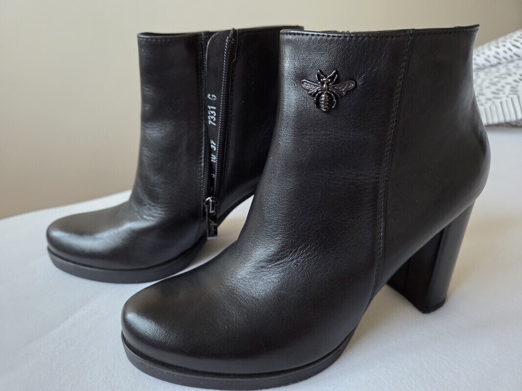 Elbląg Sprzedam nowe botki ARKA BIOECO skórzane rozmiar 37,wysoki obcas. Cena zakupu 390 zł