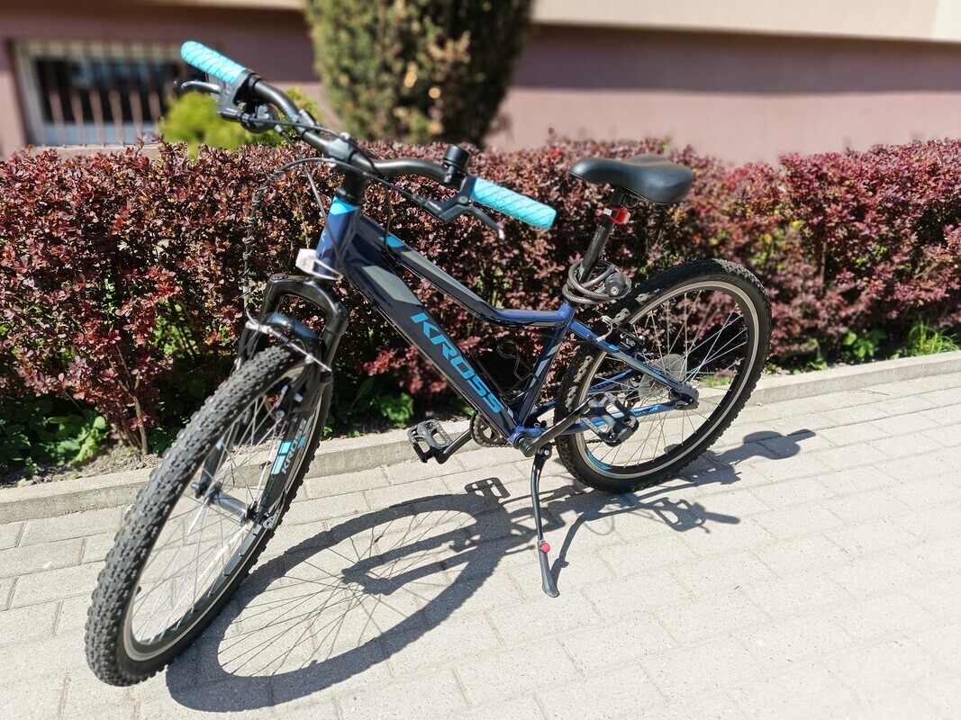 Elbląg Sprzedam rower dziecięcy Kross Hexsagon JR 1.0 koła 24 rama  S  
Rower dodatkowo posiada 
- zapięcie 
- światła