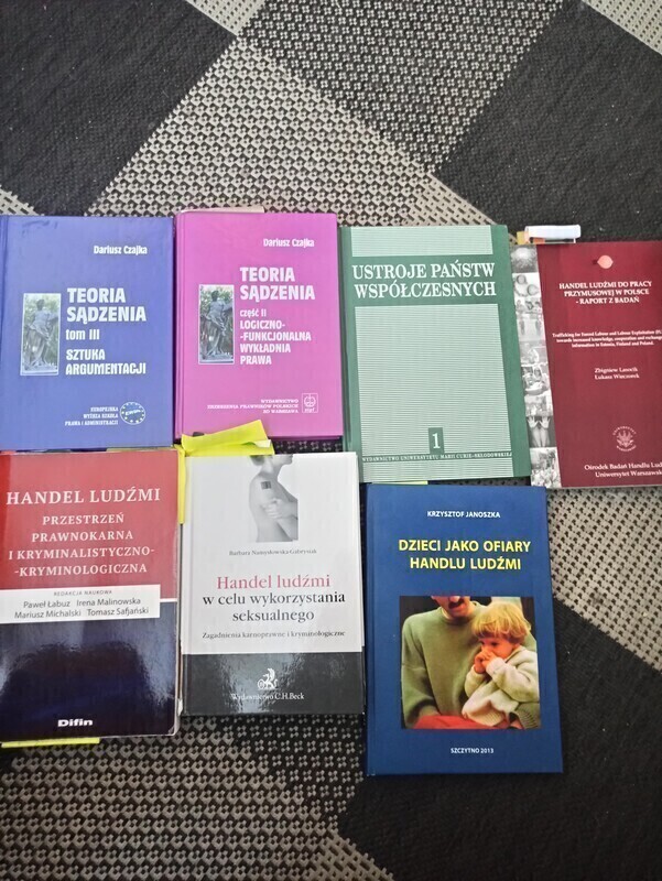 Elbląg Oddam za trzy czekolady z orzechami.