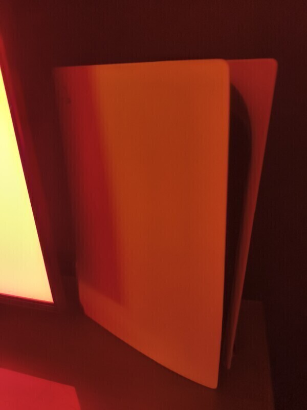 Elbląg Sprzedam pilnie konsolę PlayStation 5 z padem oraz grą FC 26.Gratis dokładam drukarkę HP. Wszystko w pełni