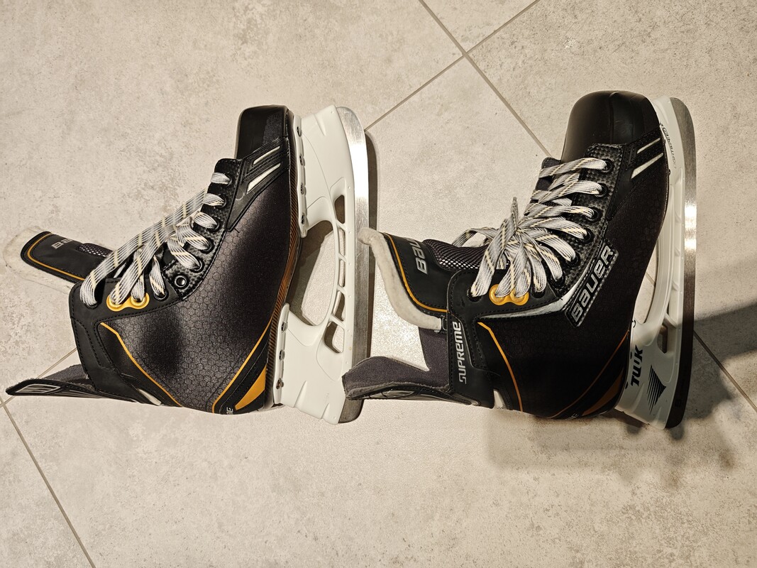 Elbląg Witam, mam do sprzedania łyżwy hokejowe Bauer Supreme One. 6 Sr rozmiar 7EE (EUR 42). Stan bardzo dobry,