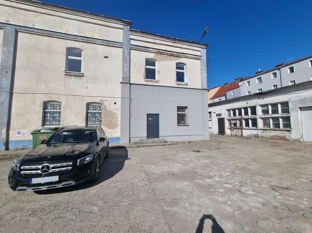 Elbląg AS NIERUCHOMOŚCI POLECALOKAL UŻYTKOWY Elbląg, ul. Grunwaldzka* 70 mkw parter+ 30 mkw biuro na