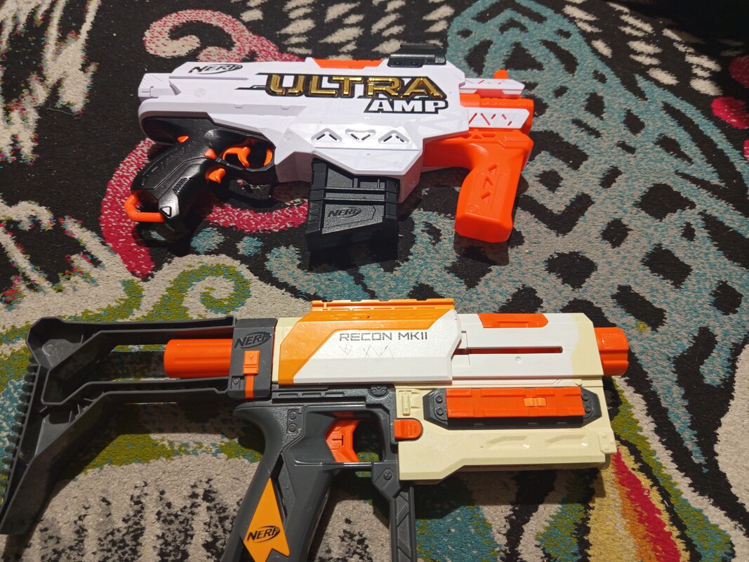 Elbląg Sprzedam dwa nefy jeden jest na baterię wszystko działa stan dobry. Cena 30 zł za dwa tylko dzwonić na SMS-y