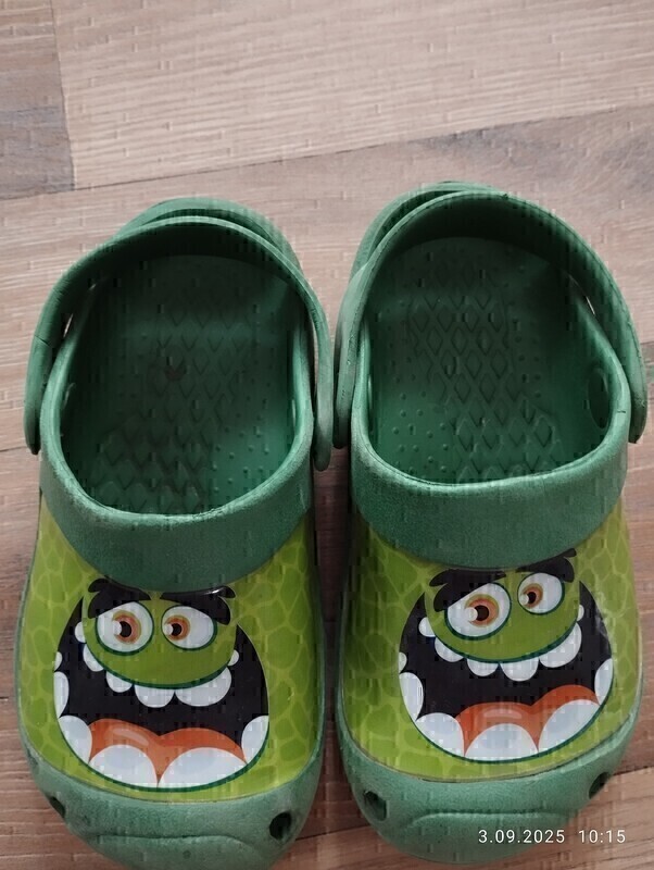 Elbląg Sprzedam 3 pary kroksów chłopięcych rozmiar 26.Cena za parę 20 zł, za wszystkie trzy 50