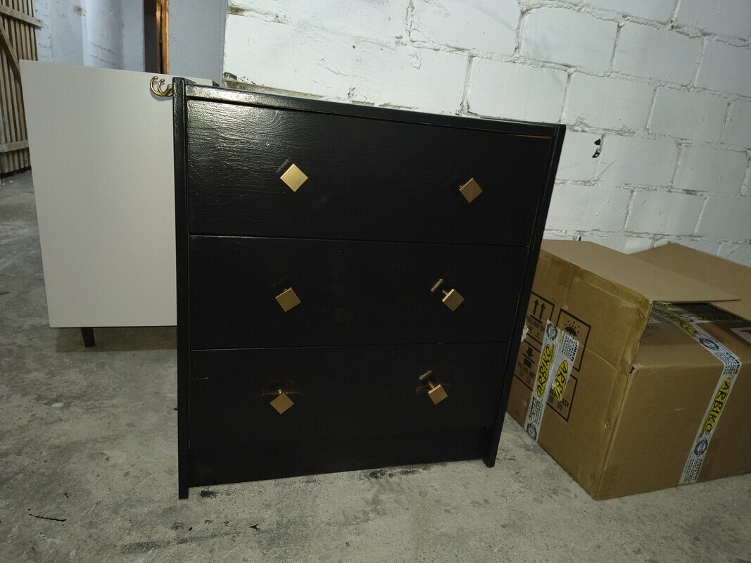 Elbląg Witam. Komoda szuflady czarna złote uchwyty wymiary komody : wys69cm/dł62/szer30cm