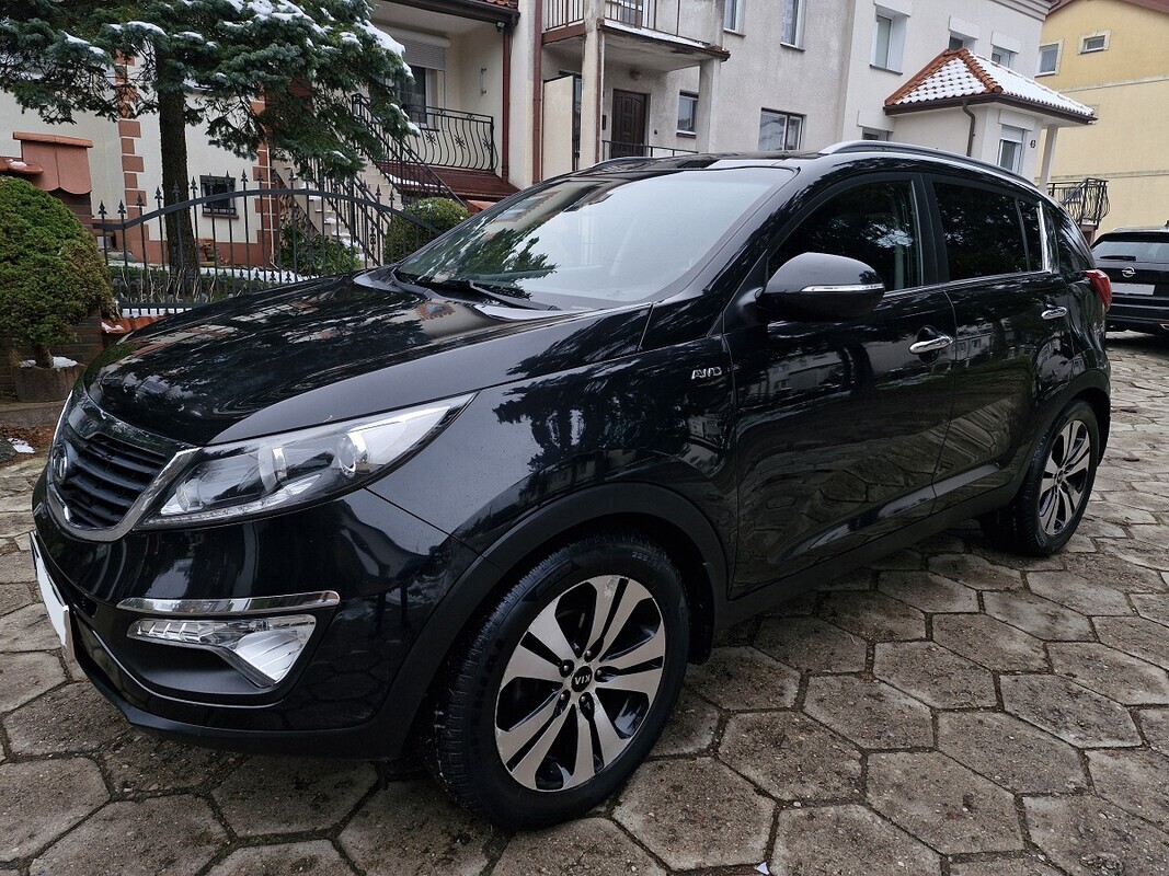 Elbląg Kia Sportage2.0 DieselKlimatronikAutomatyczna Skrzynia BiegówSkórzana tapicerkaNAPĘD 4 x 4Kamera CofaniaŚwiatła