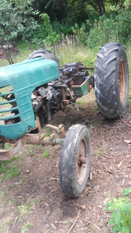 Elbląg witam posiadam do sprzedania zetora 3011 majora zetor jest do kapitalnego remontu brak góry silnika wał sie