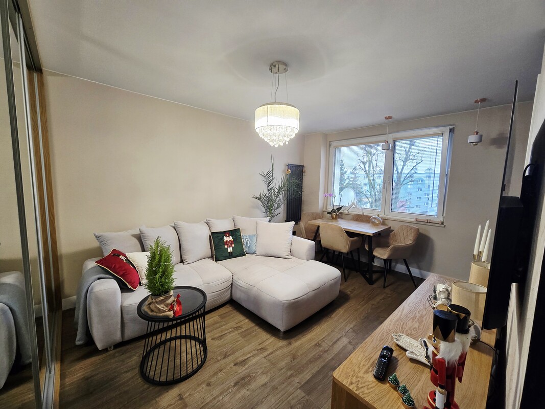 Elbląg Na sprzedaż ustawne 2-pokojowe mieszkanie, w centrum miasta. Mieszkanie usytuowane jest przy ulicy