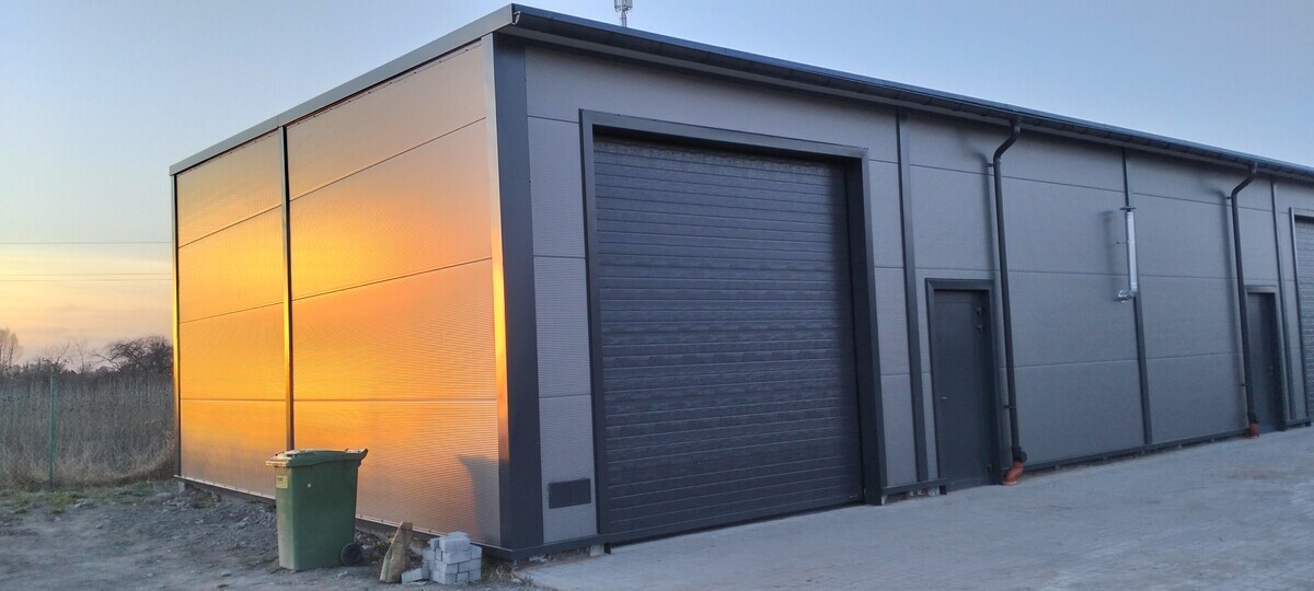 Elbląg Wynajmę Nową Halę Usługową lub Magazynową 100m2 ElblągWysoki standard Świetliki dachoweHala z płyty