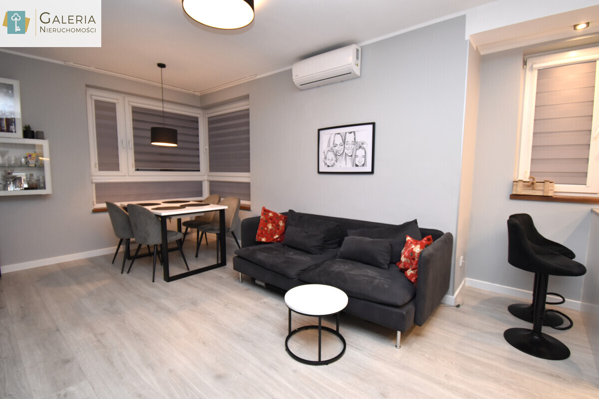 Elbląg GALERIA NIERUCHOMOŚCIZ pasji i miłości do nieruchomościNa sprzedaż:&nbsp; 3-pokojowy apartament w centrum, ul.