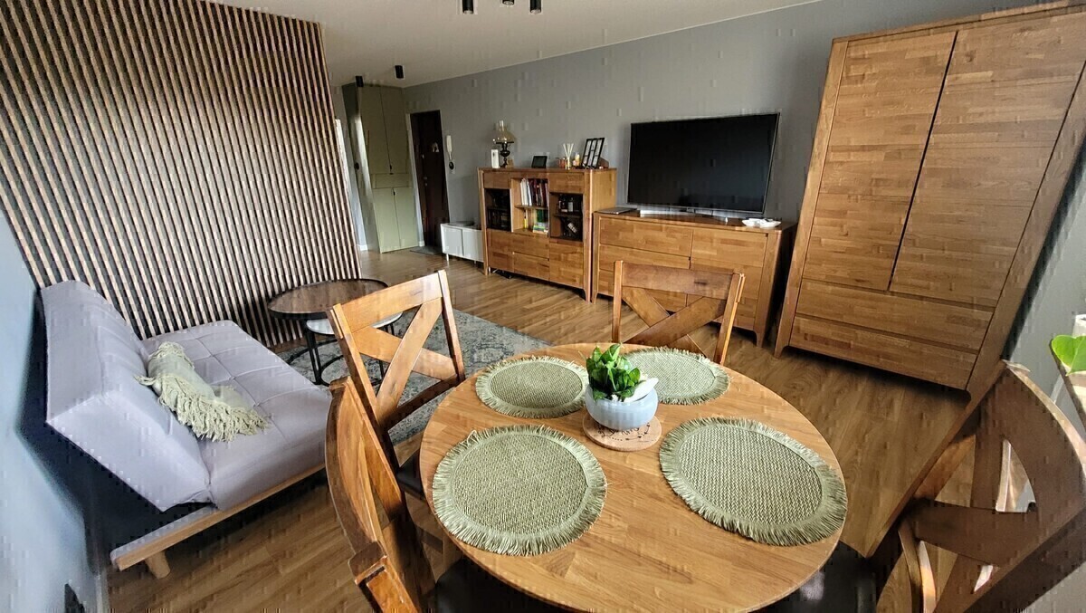 Elbląg Mieszkanie 3 pokoje 62,1 m&sup2; &ndash; po generalnym remoncie, wysoki standard, klimatyzacja, umeblowanie w