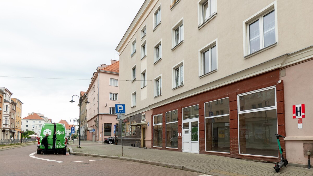 Elbląg TO MY SPRZEDAJEMYNIERUCHOMOŚCI W TYM MIEŚCIEBIURO NIERUCHOMOŚCIAMERICAN HOMEWYNAJMĘ - LOKAL - 1