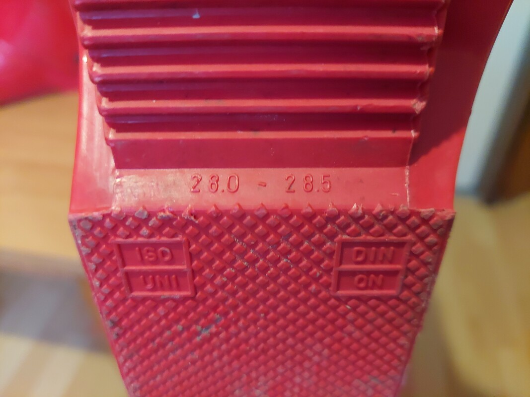 Elbląg Sprzedam buty narciarskie włoskiej firmy Nordica. Rozmiar 28 - 28,5.Wiecej informacji udzielę pod numerem