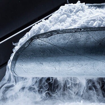 Elbląg Suchy lód 16 mm: produkt dodawany do drinków, dekoracji deserów i wywoływania ciężkiego dymu - dostępny w