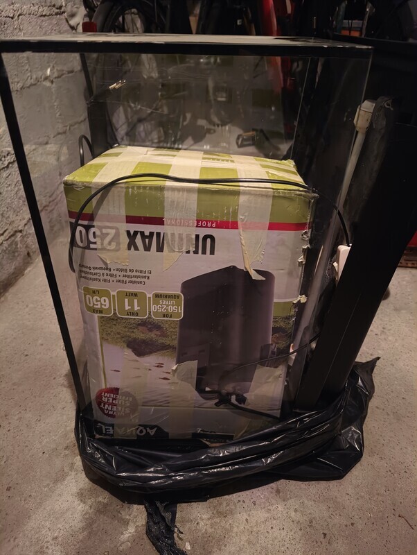 Elbląg Oddam akwarium 60l oraz filtr widoczny na zdjęciu. Oczekuje 1kg kawy ziarnistej za cały zestaw.