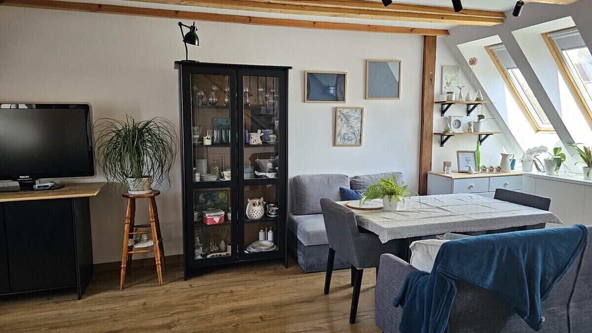 Elbląg 🌇 Sprzedam mieszkanie dwupoziomowe 4 pokojowe: 3 sypialnie plus salon z aneksem kuchennym mieszczące