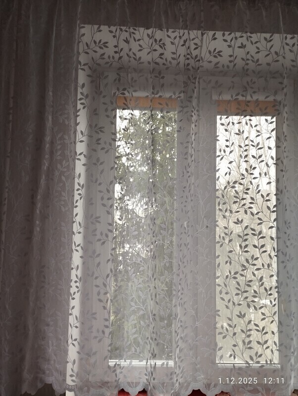 Elbląg Sprzedam piękną, gęstą, białą firanę. Stan idealny. Wymiary długość 400 cm, wysokość 140 cm. Na taśmie.