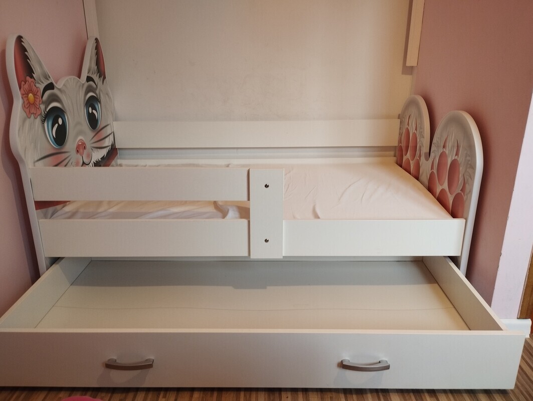 Elbląg Sprzedam łóżko dzieciece z materacem jak nowe.
Czyste i zadbane.
Wymiary:
Dł. 144,5 cm
Szer. 85
Odbiór