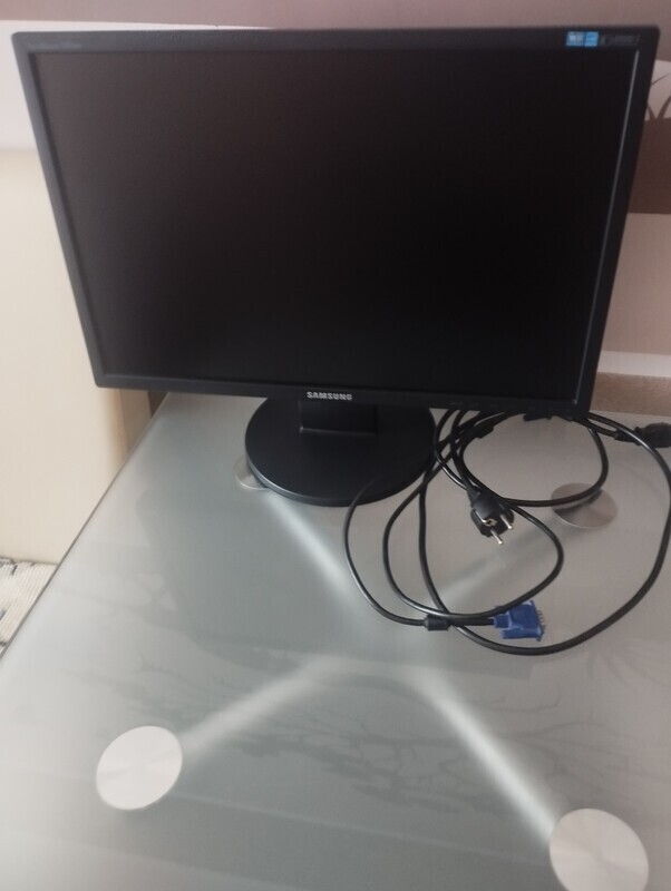 Elbląg Monitor LCD 22 cale, Samsung SyncMaster 2243NW używany. Doskonały wybór dla tych, którzy szukają wysokiej