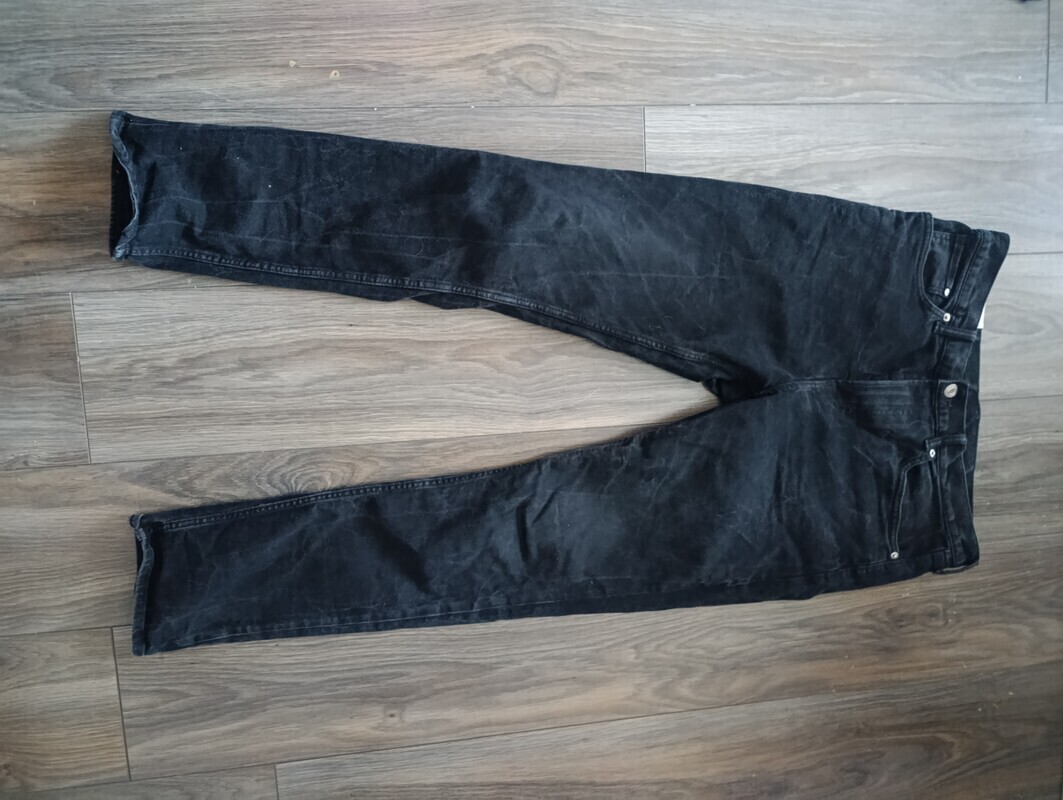 Elbląg Sprzedam czarne spodnie proste męskie. Stan bardzo dobry. Rozmiar L 34/32 kontakt sms