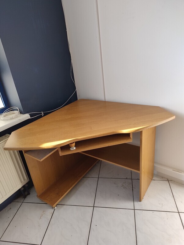 Elbląg Sprzedam meble biurowe, cena do uzgodnienia.