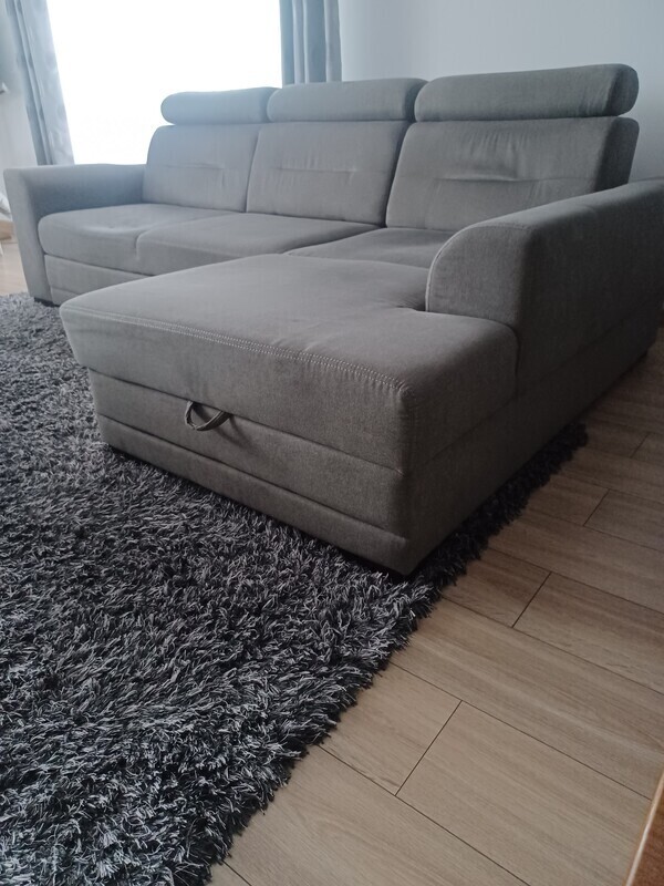 Elbląg Sprzedam narożnik 2.70,1.70,z funkcją spania w dobrym stanie. Regulowane zagłówki. Duży wygodny narożnik.