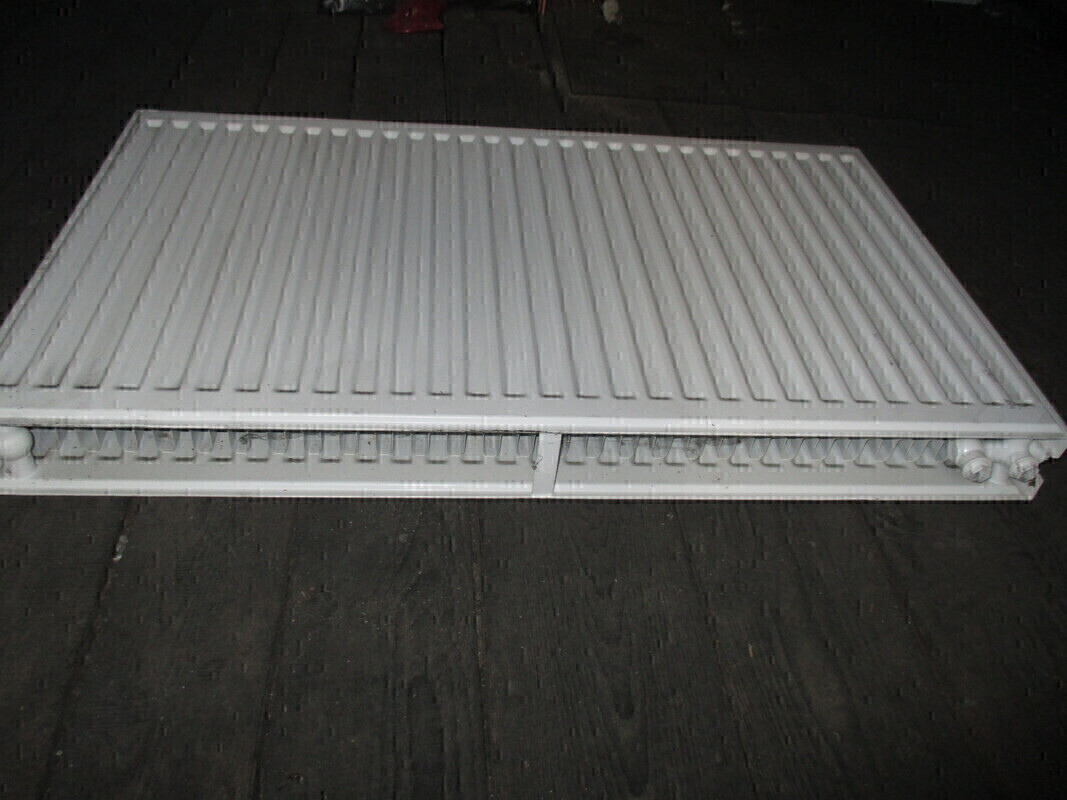 Elbląg SPRZEDAM  1.GRZEJNIK 600 x 600 CV22 nie  był montowany. Podłączenie boczne i dolne 