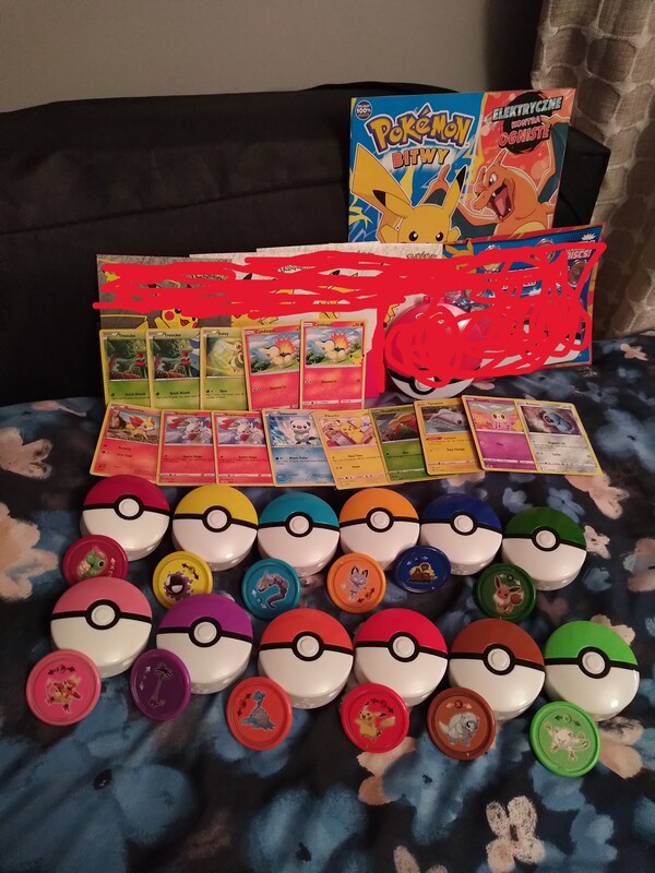 Elbląg Sprzedam karty i wyrzutnie Pokemon, stan jak na zdjęciach, odbiór osobisty, zainteresowanych proszę o kontakt