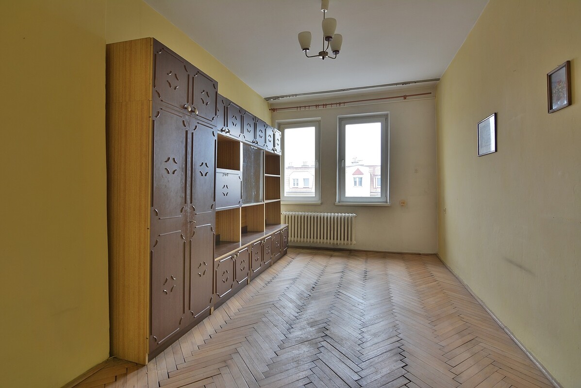 Elbląg MIESZKANIE NA SPRZEDAŻ, ELBLĄG, CENTRUM, ULICA HETMAŃSKA, 1 POKÓJ, IV PIĘTRO, PARKING ZE SZLABANEM, DO REMONTU.