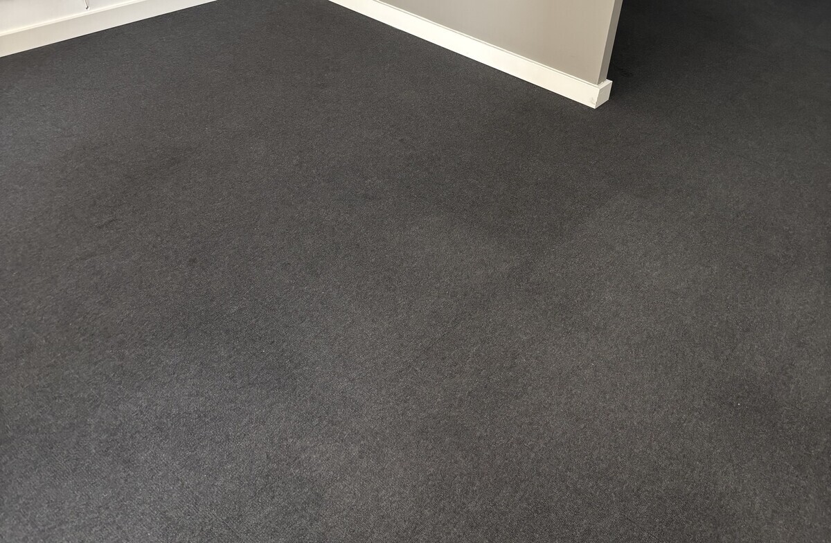 Elbląg Sprzedam około 30m2 wykładziny dywanowej.