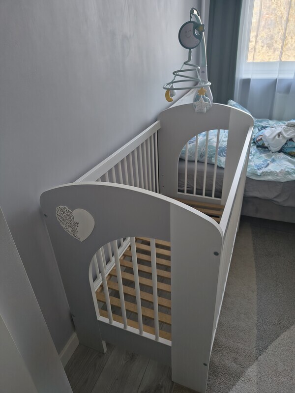 Elbląg Łóżeczko+ materac+ karuzela