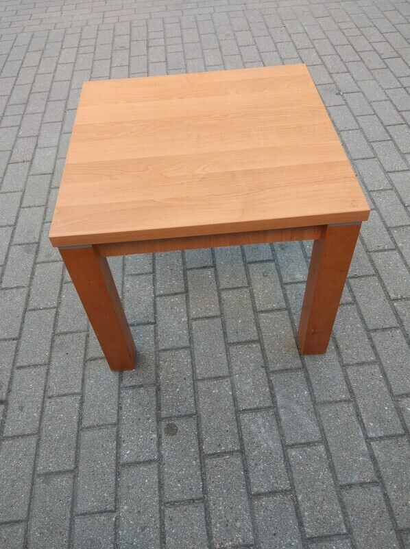 Elbląg Sprzedam solidny, ciężki stolik widoczny na zdjęciach. Nie jest to stolik z supermarketu. Wymiary: długość 60