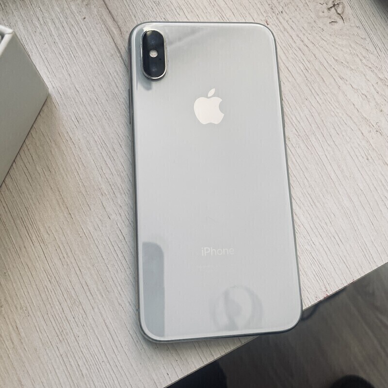 Elbląg Smartfon IPhone X Bateria na poziomie 75 %. Stan bardzo dobry. Zawsze używany był w etui. 