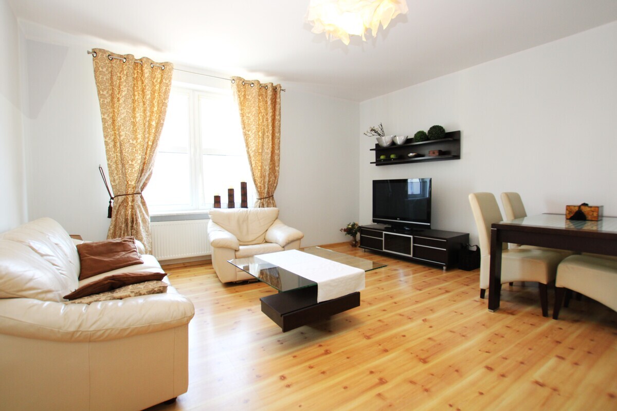 Elbląg NIERUCHOMOŚCI ANNA KRASZEWSKA&nbsp; Mieszkanie 3-pokojowe na Starym Mieście, ok.65 metrów&nbsp; ul. Stary